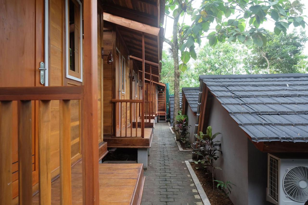 Urbanview Villa Lukulo Kebumen By Reddoorz Exteriör bild