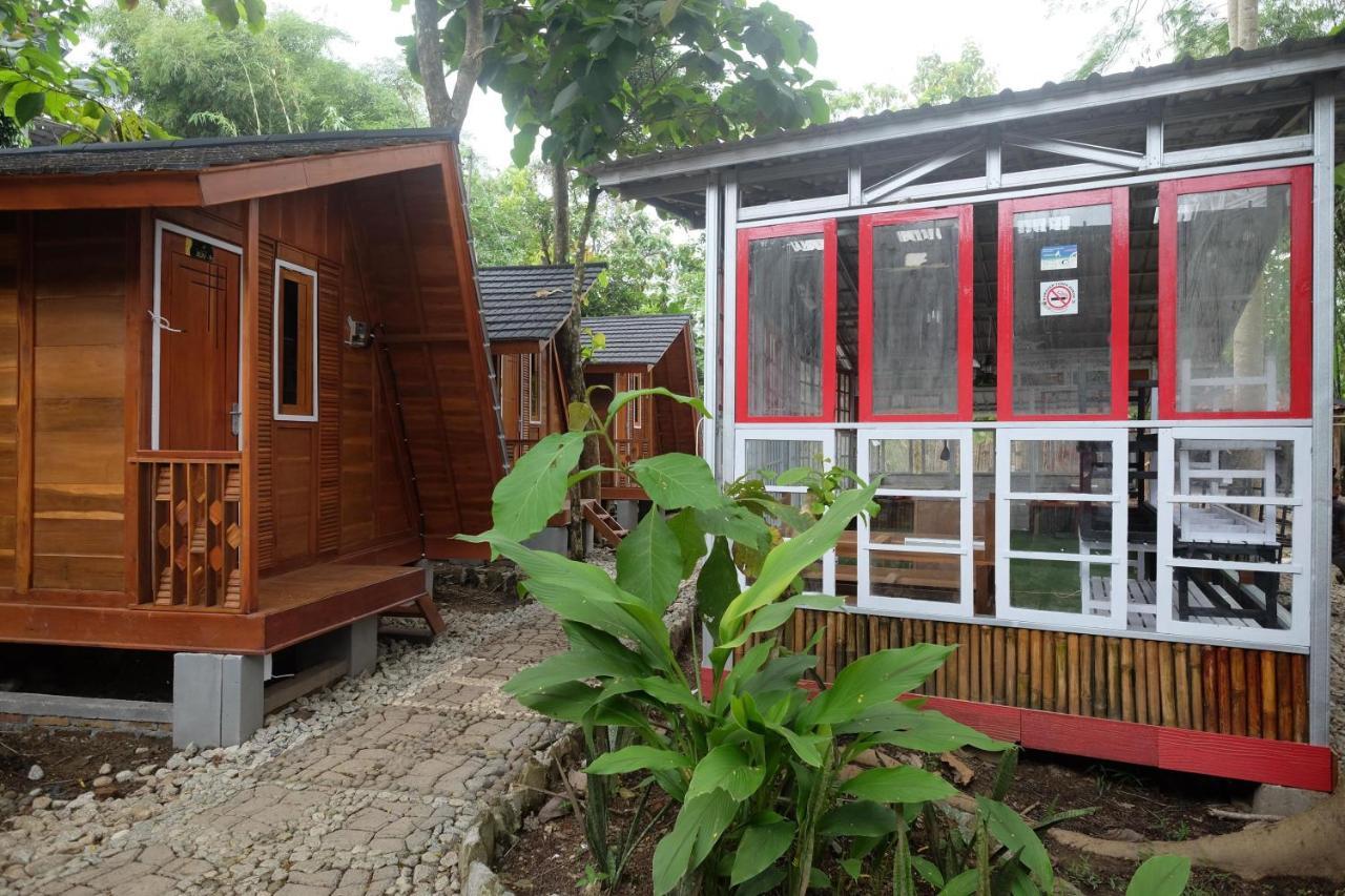 Urbanview Villa Lukulo Kebumen By Reddoorz Exteriör bild