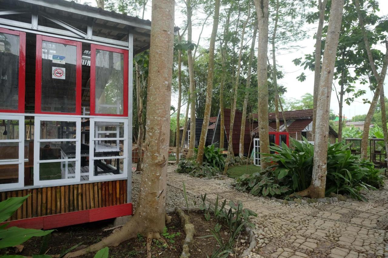 Urbanview Villa Lukulo Kebumen By Reddoorz Exteriör bild