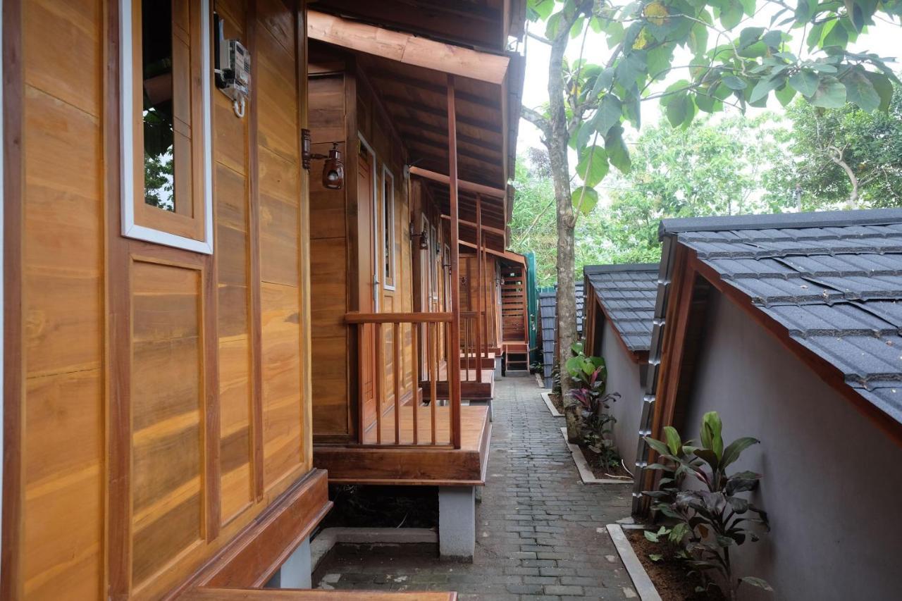 Urbanview Villa Lukulo Kebumen By Reddoorz Exteriör bild