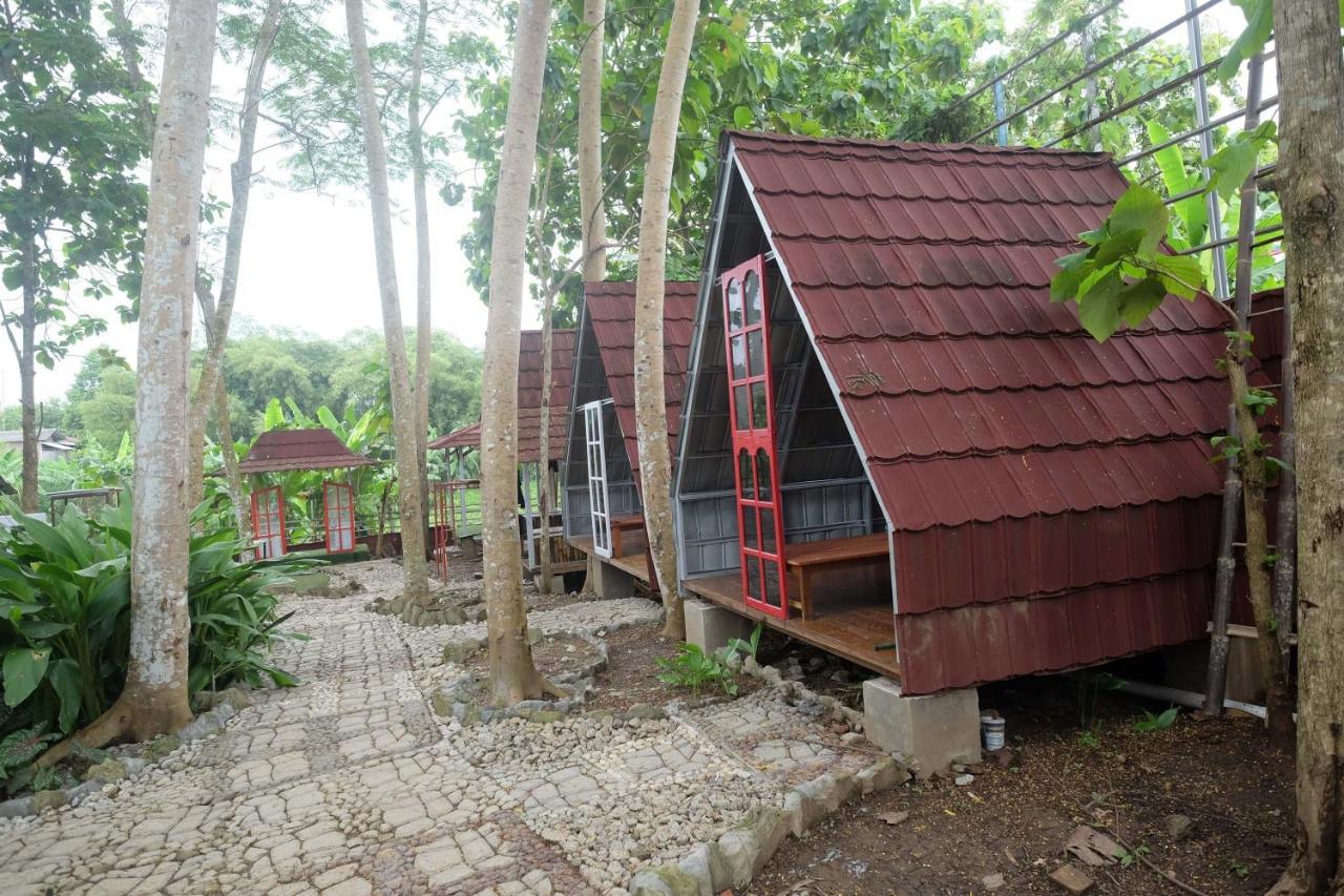 Urbanview Villa Lukulo Kebumen By Reddoorz Exteriör bild